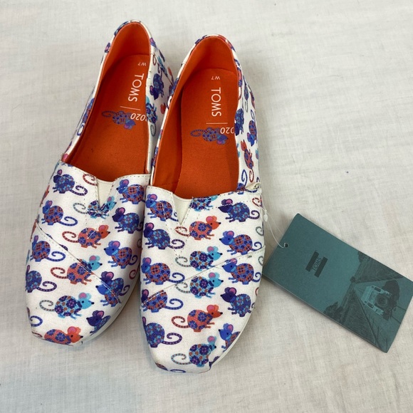 Toms Women Shoes year of the rat/mouse  7 NWT - Picture 1 of 9